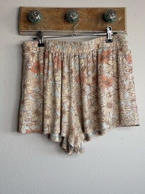 Altar'd State Floral Ribbed Knit Shorts in Cream & Peach
